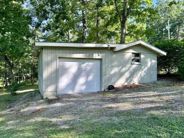 $265,000 | 115 Lake Shore Drive, Pikeville, TN 37367