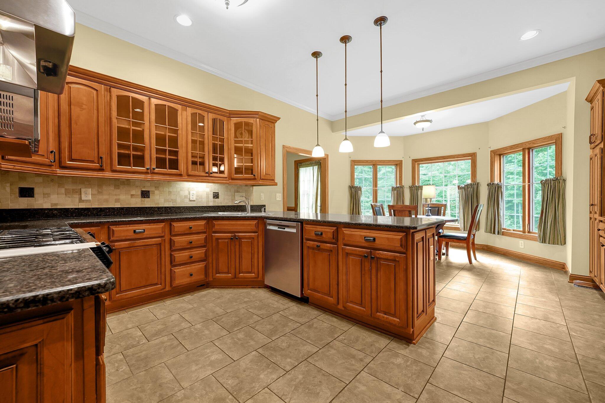 8853 National Road Southwest Etna, OH 43062 - Photo 12 of 43 GORGEOUS CABINETS