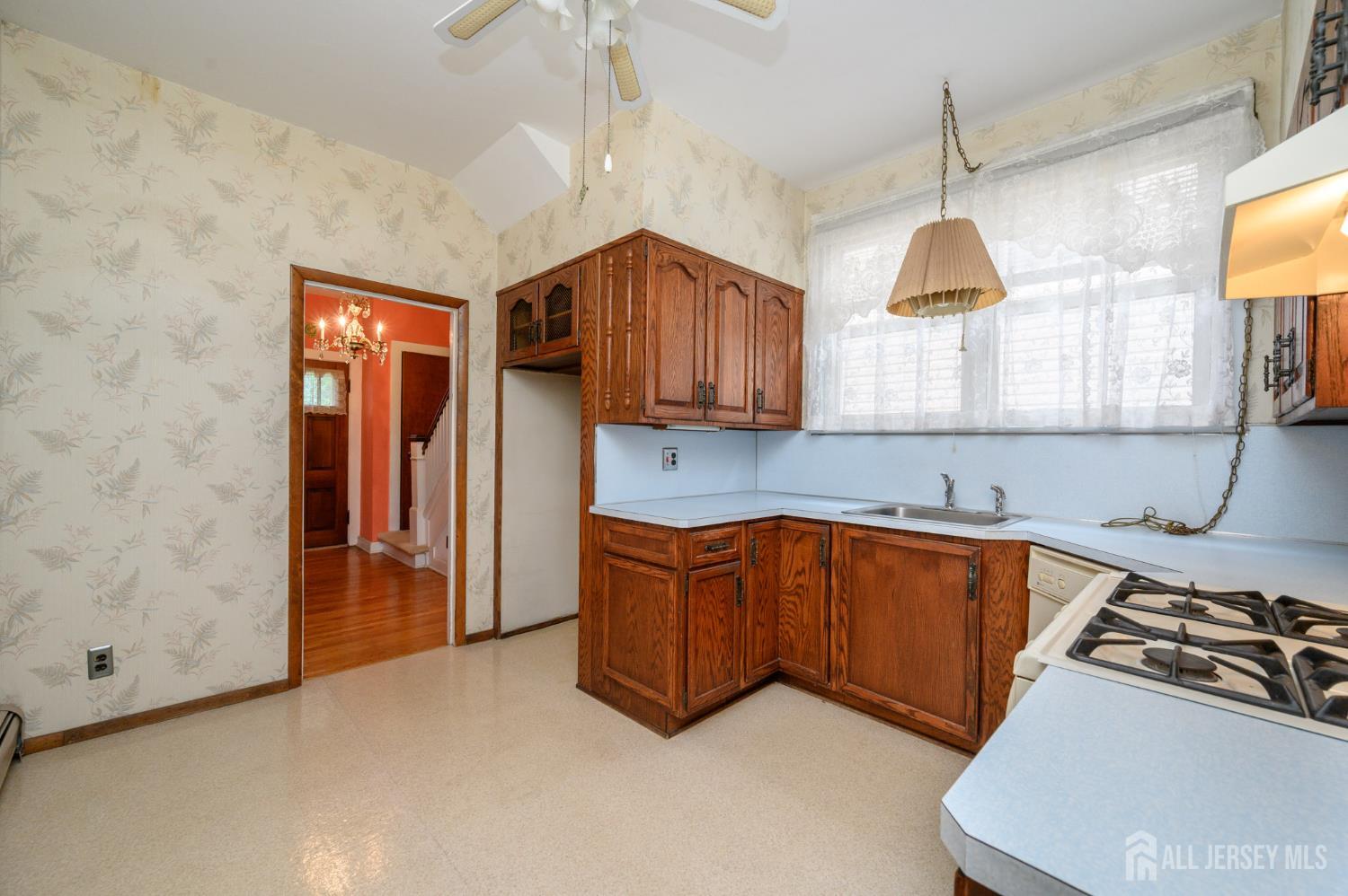 1120 Madison Hill Road Clark, NJ 07066 - Photo 13 of 51