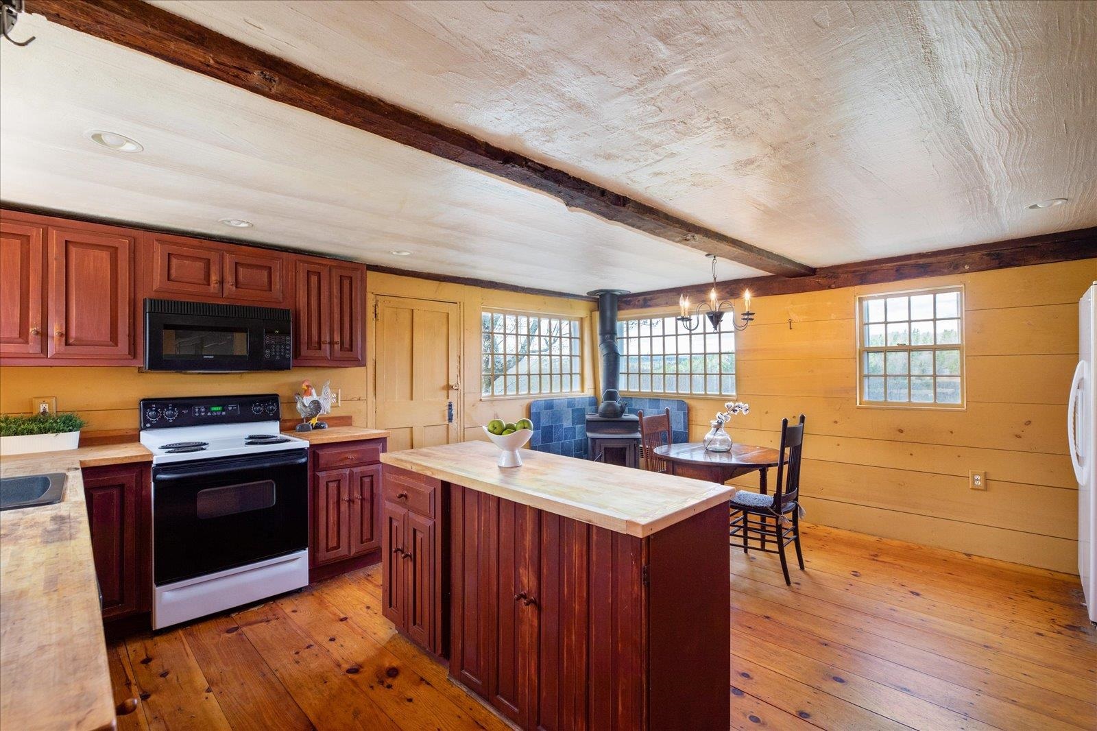 630 Ashby Road New Ipswich, NH 03071 - Photo 4 of 40