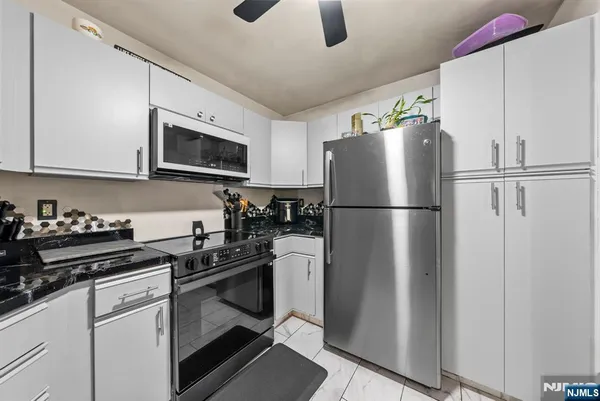 $3,000 | 152 Lynette Drive, Fort Lee, NJ 07024