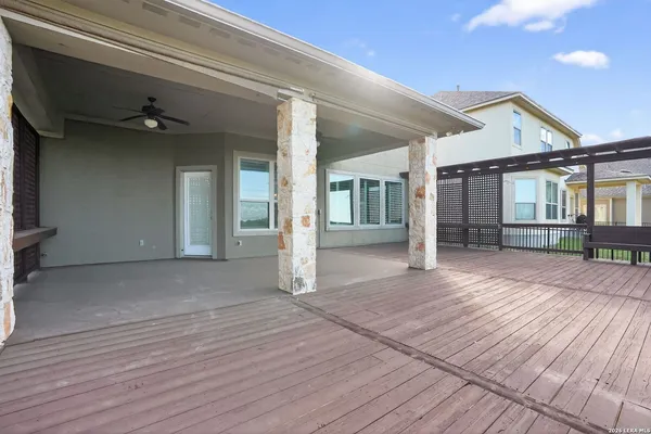 $3,700 | 18039 Branson, San Antonio, TX 78255