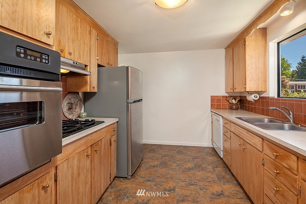 935 Daley Street Edmonds, WA 98020 - Photo 12 of 25 Gallery Image 12
