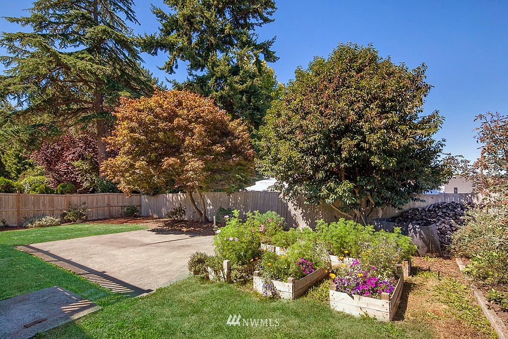 935 Daley Street Edmonds, WA 98020 - Photo 20 of 25 Gallery Image 20