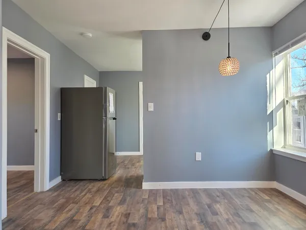 $1,900 | 913 Loomis Street, Rockford, IL 61102