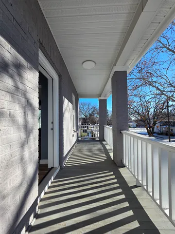 $950 | 913 Loomis Street, Rockford, IL 61102