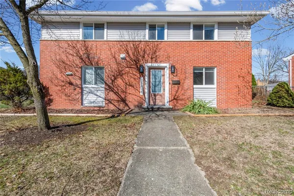 $3,000 | 19615 Ingram Street, Livonia, MI 48152
