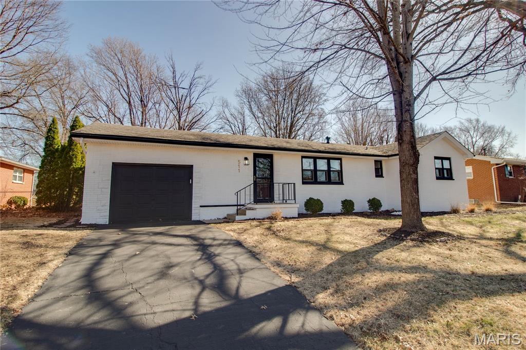 511 Courtesy Lane Bethalto, IL 62010 - Photo 2 of 44