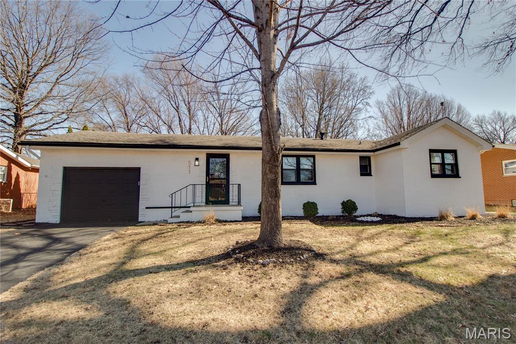 511 Courtesy Lane Bethalto, IL 62010 - Photo 3 of 44