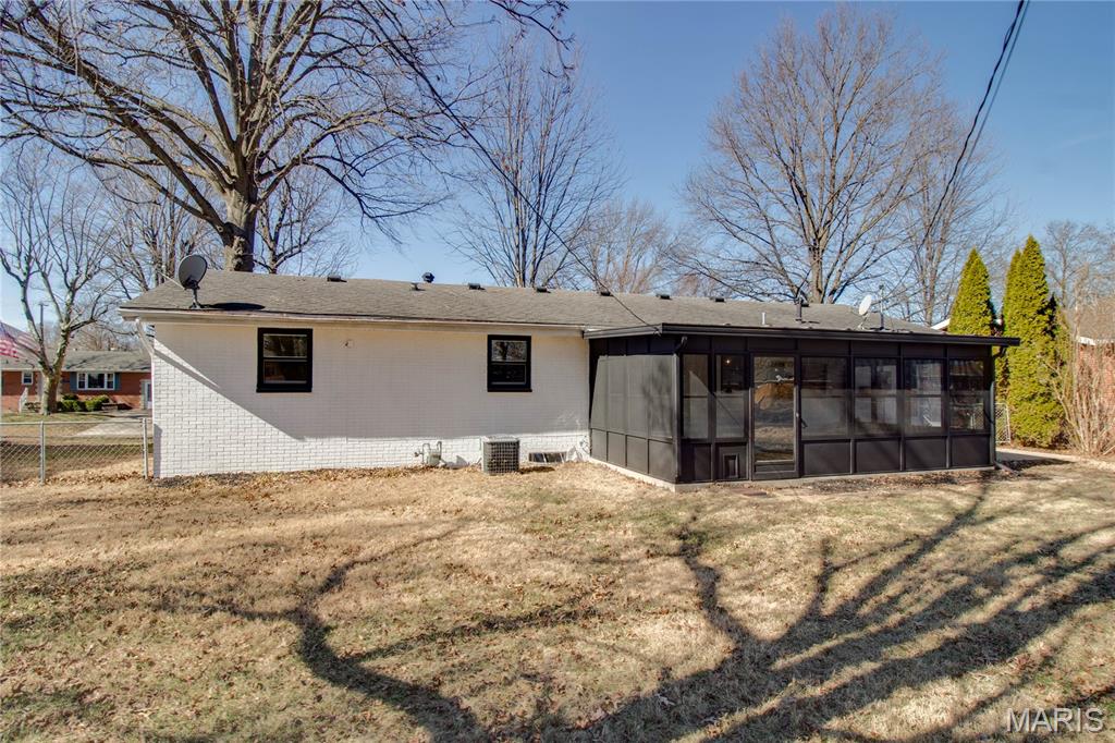 511 Courtesy Lane Bethalto, IL 62010 - Photo 37 of 44