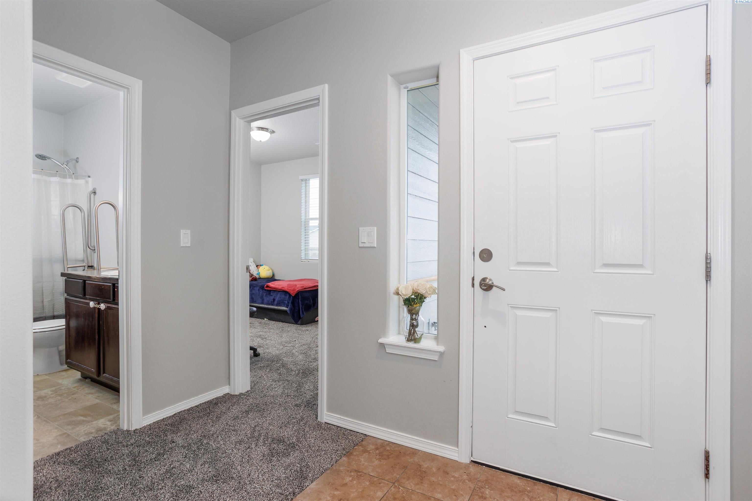 5614 Rio Grande Lane Pasco, WA 99301 - Photo 3 of 32 Gallery Image 3