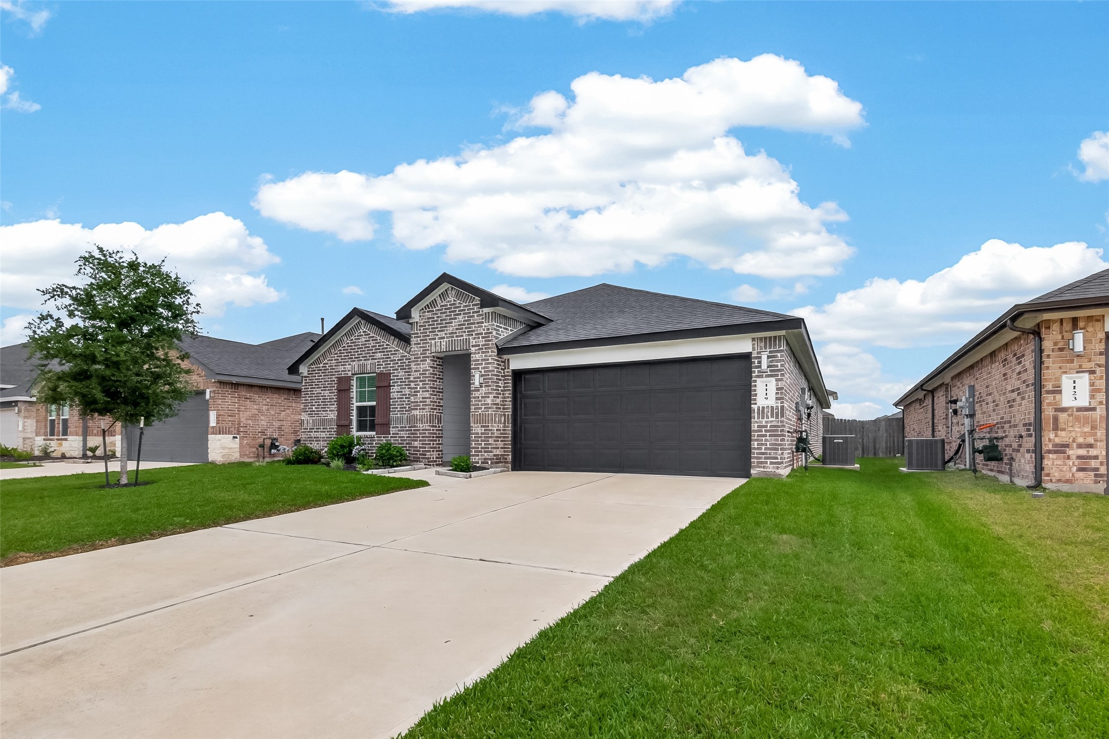 1119 Kinder Sky Lane Rosharon, TX 77583 - Photo 3 of 34