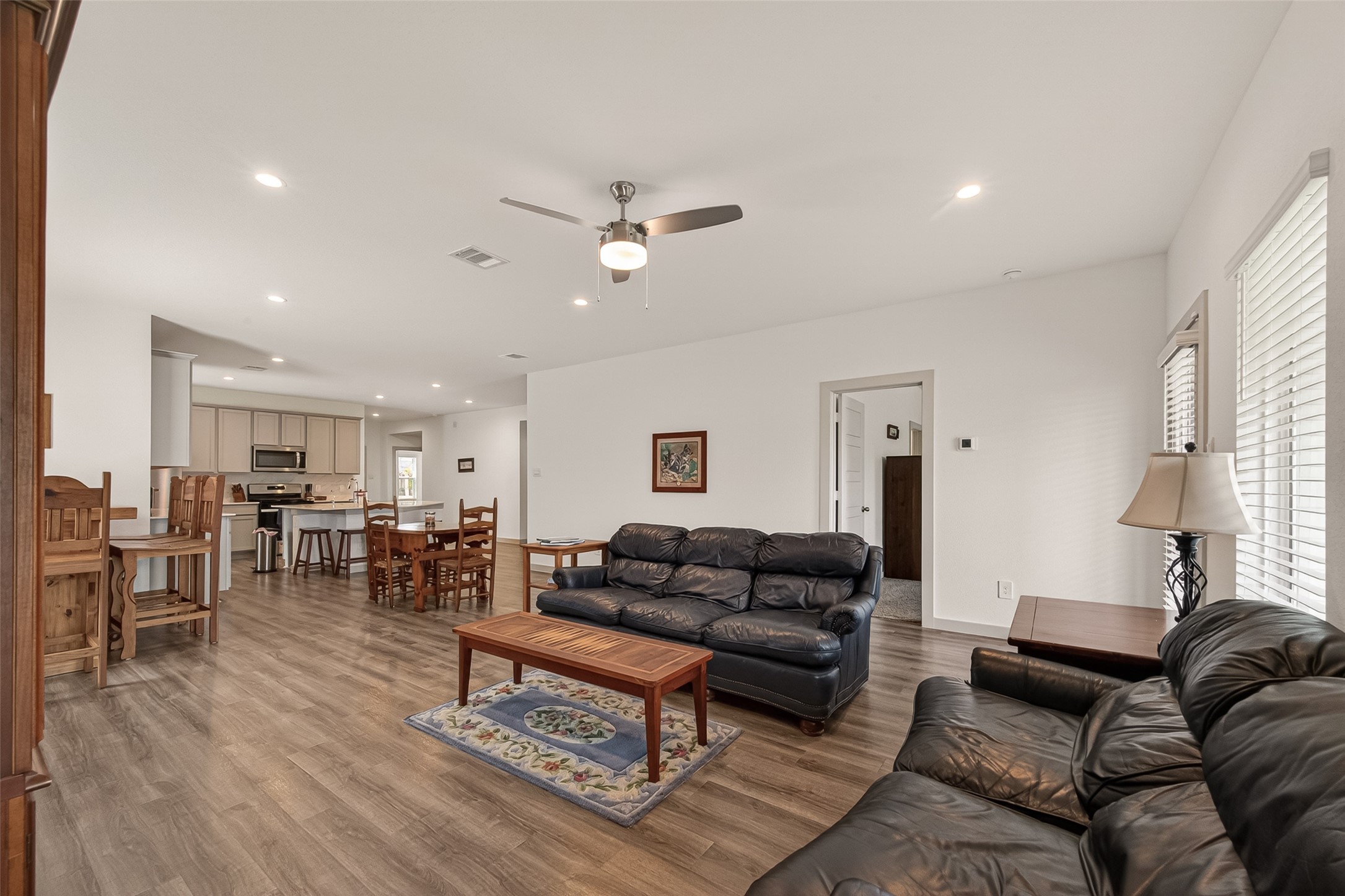 1119 Kinder Sky Lane Rosharon, TX 77583 - Photo 8 of 34