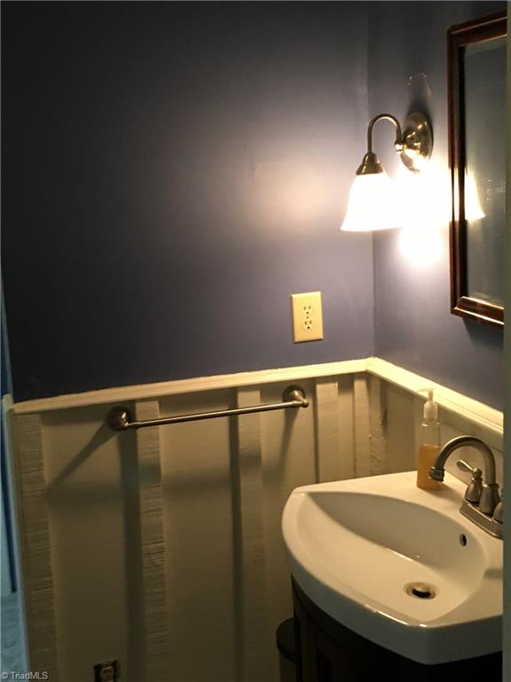756 Stokes Road Denton, NC 27239 - Photo 22 of 26 Jack and Jill Bath