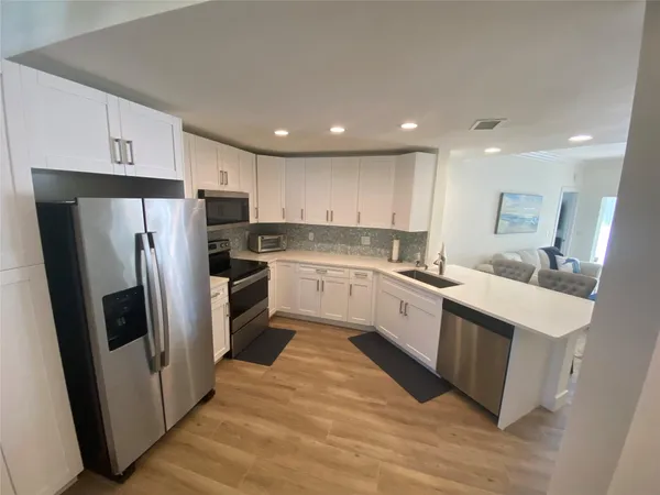 $3,300 | 2286 Anchorage Lane, Unit A, Naples, FL 34104