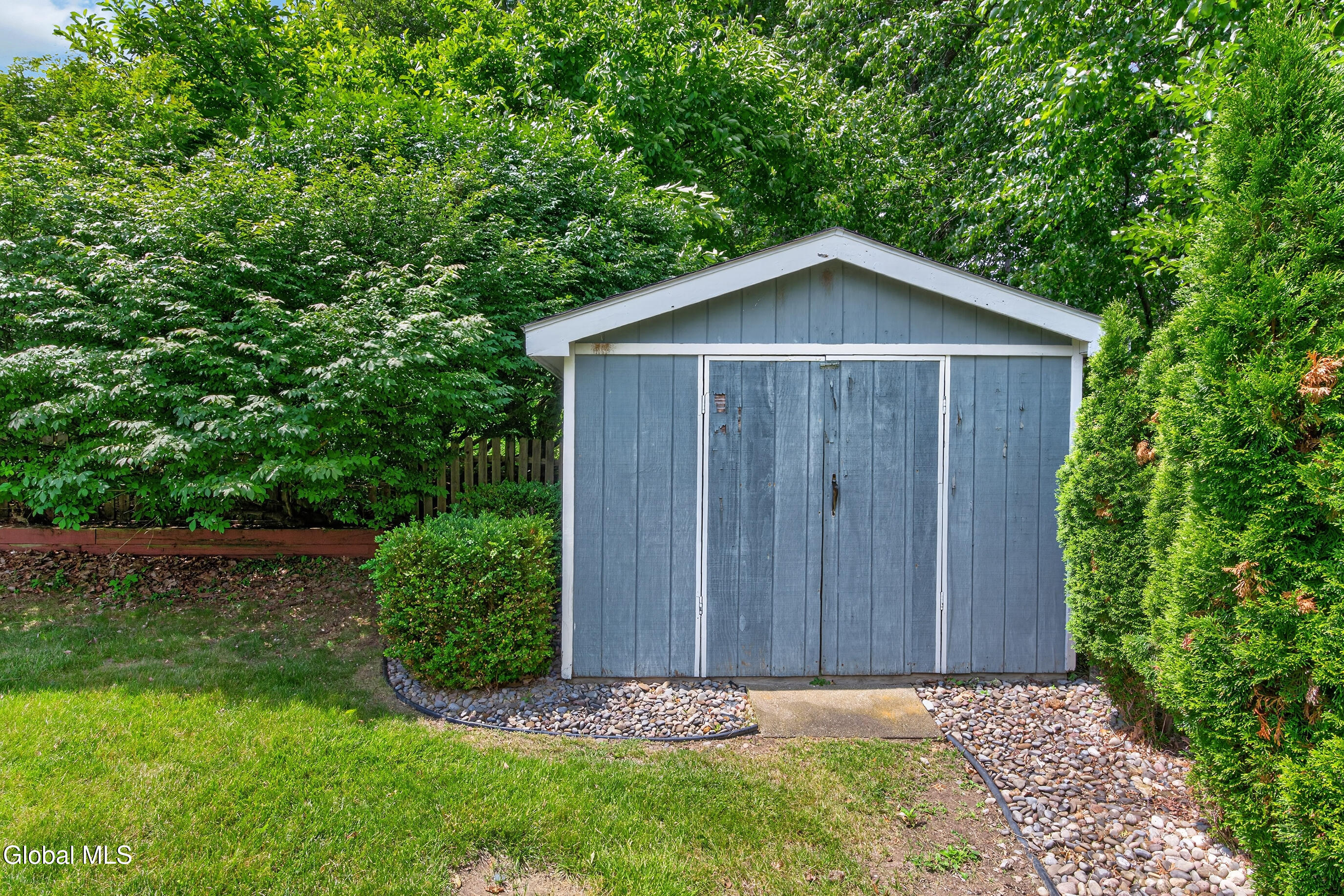 44 Mallard Road Bethlehem, NY 12077 - Photo 10 of 90 009-44-Mallard-Rd-Glenmont-NY-12077