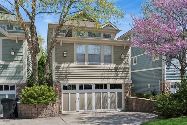 $925,000 | 5725 North Jersey Avenue, Chicago, IL 60659