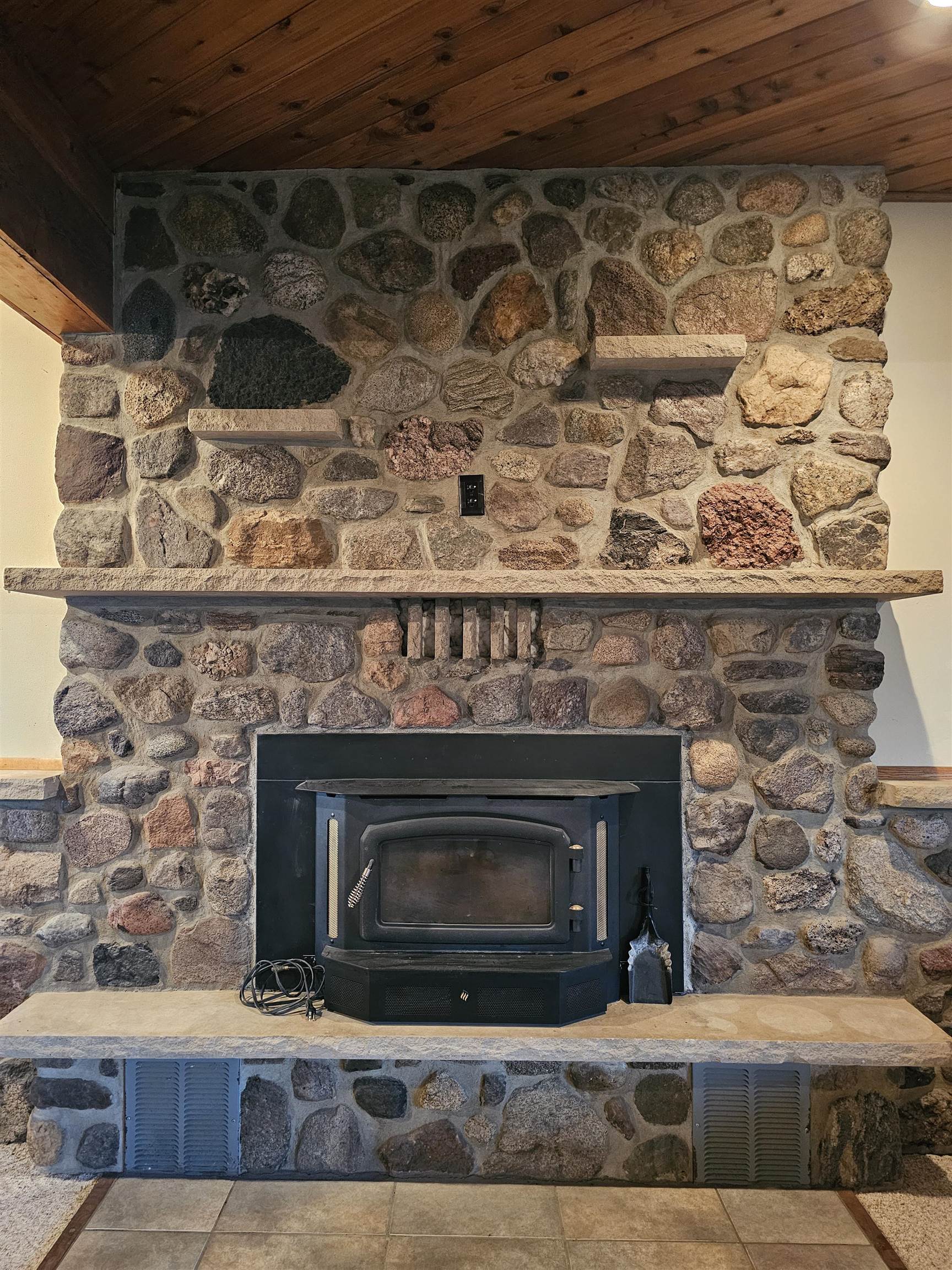 841 South Monroe Street Waterloo, WI 53594 - Photo 21 of 43 Gallery Image 21
