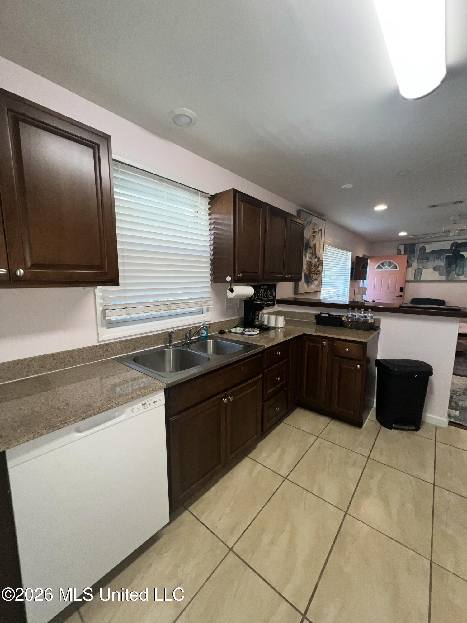 4409 Ford Street Gulfport, MS 39501 - Photo 6 of 19 IMG_8784