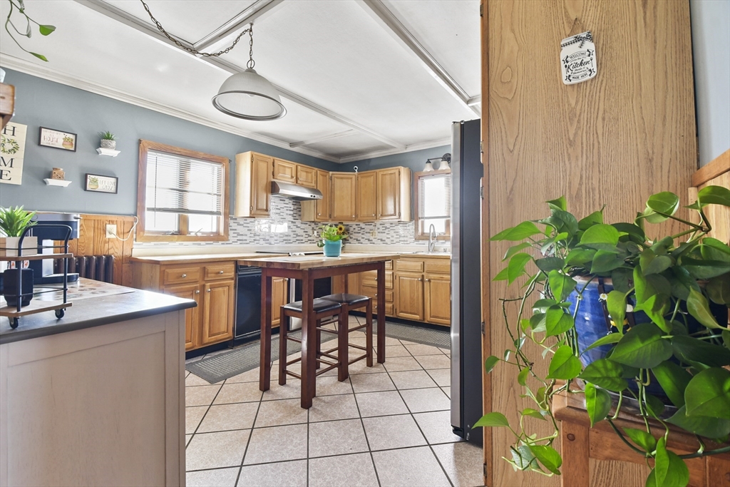 1051 Stafford Road Fall River, MA 02721 - Photo 12 of 41 Gallery Image 12