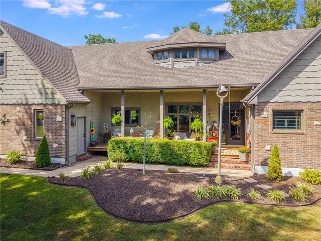 $1,190,000 | 285 Tt Highway, Oak Grove, MO 64075