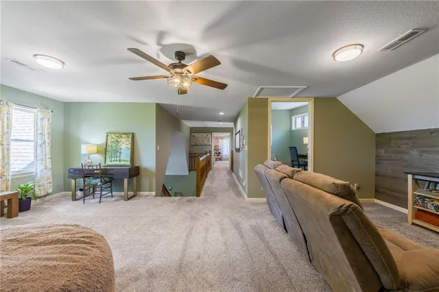 $1,190,000 | 285 Tt Highway, Oak Grove, MO 64075