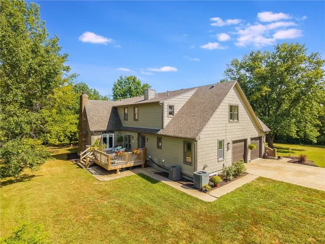 $1,190,000 | 285 Tt Highway, Oak Grove, MO 64075