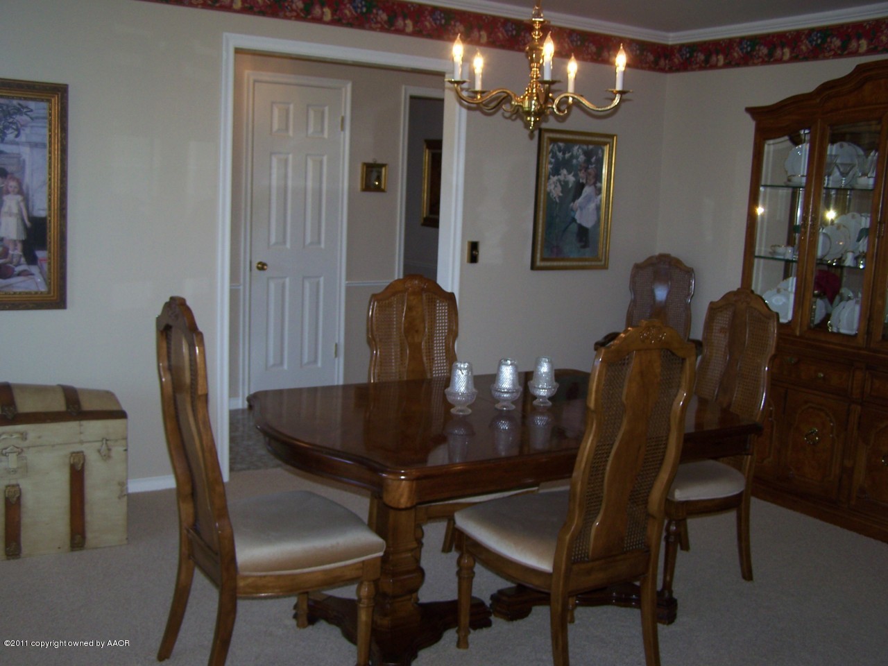 6113 Dreyfuss Road Amarillo, TX 79106 - Photo 3 of 27 a dining room with furniture and window