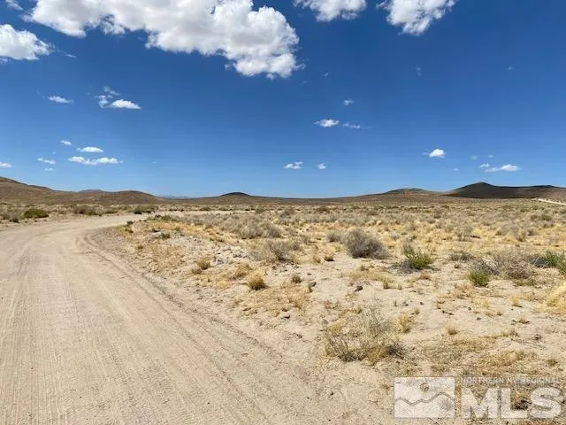 a view of a sky view