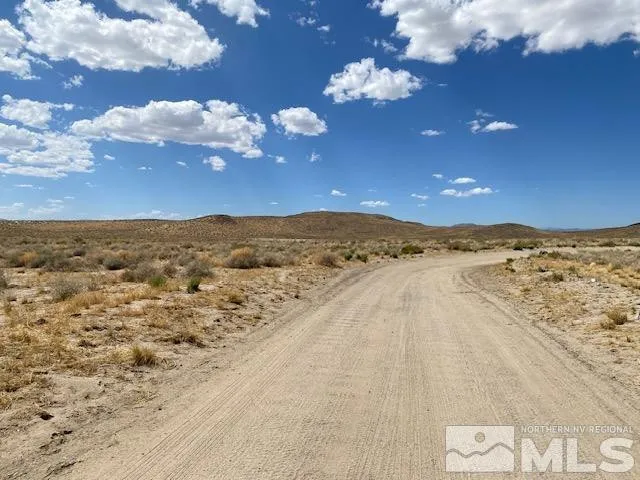 a view of a sky view