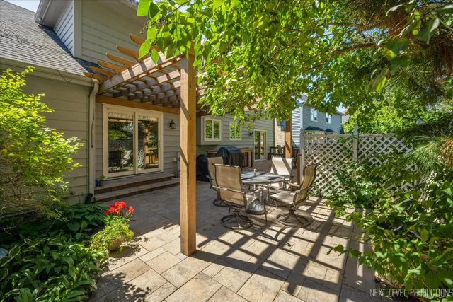 $775,000 | 2575 River Woods Drive, Naperville, IL 60565