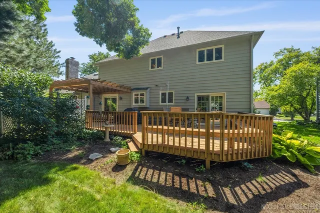 $775,000 | 2575 River Woods Drive, Naperville, IL 60565