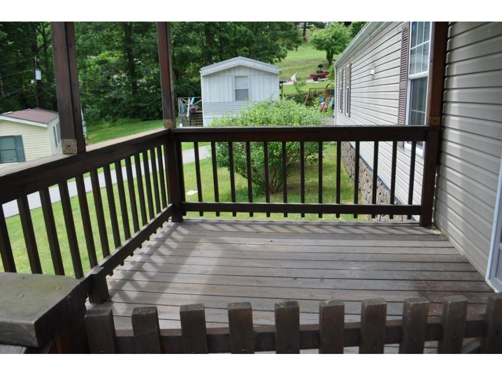 10 Residence Road Norton, VA 24273 - Photo 5 of 12 Covered Porches