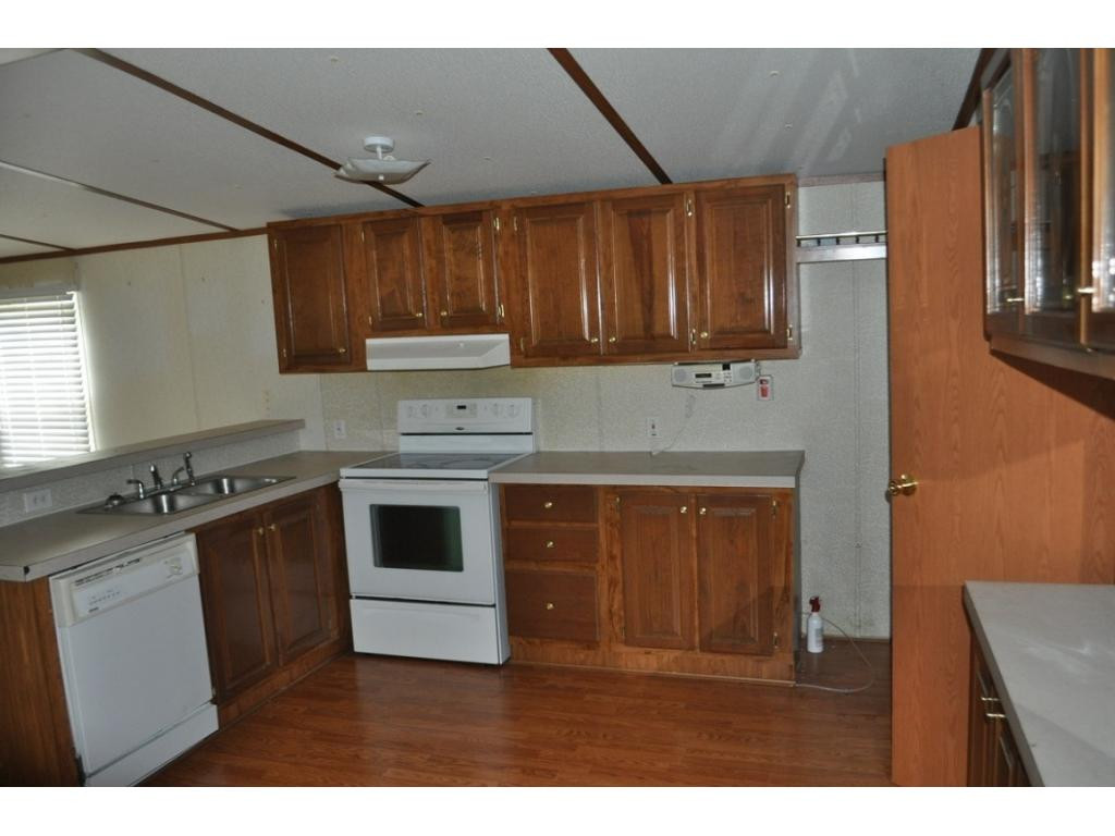 10 Residence Road Norton, VA 24273 - Photo 10 of 12 Nice Gourmet Kitchen