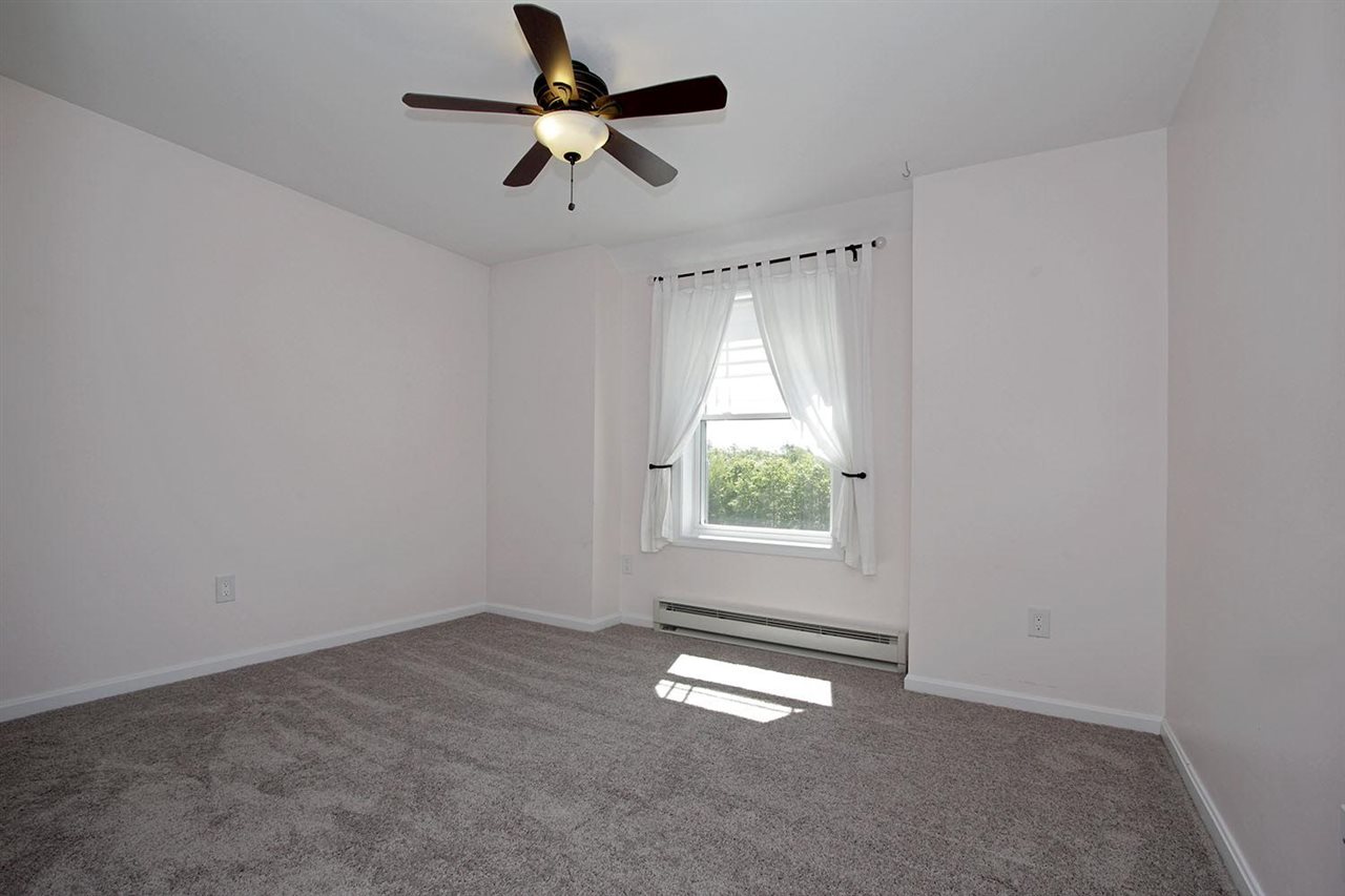 44 Trinity Circle, Unit B Rochester, NH 03839 - Photo 8 of 20 Gallery Image 8