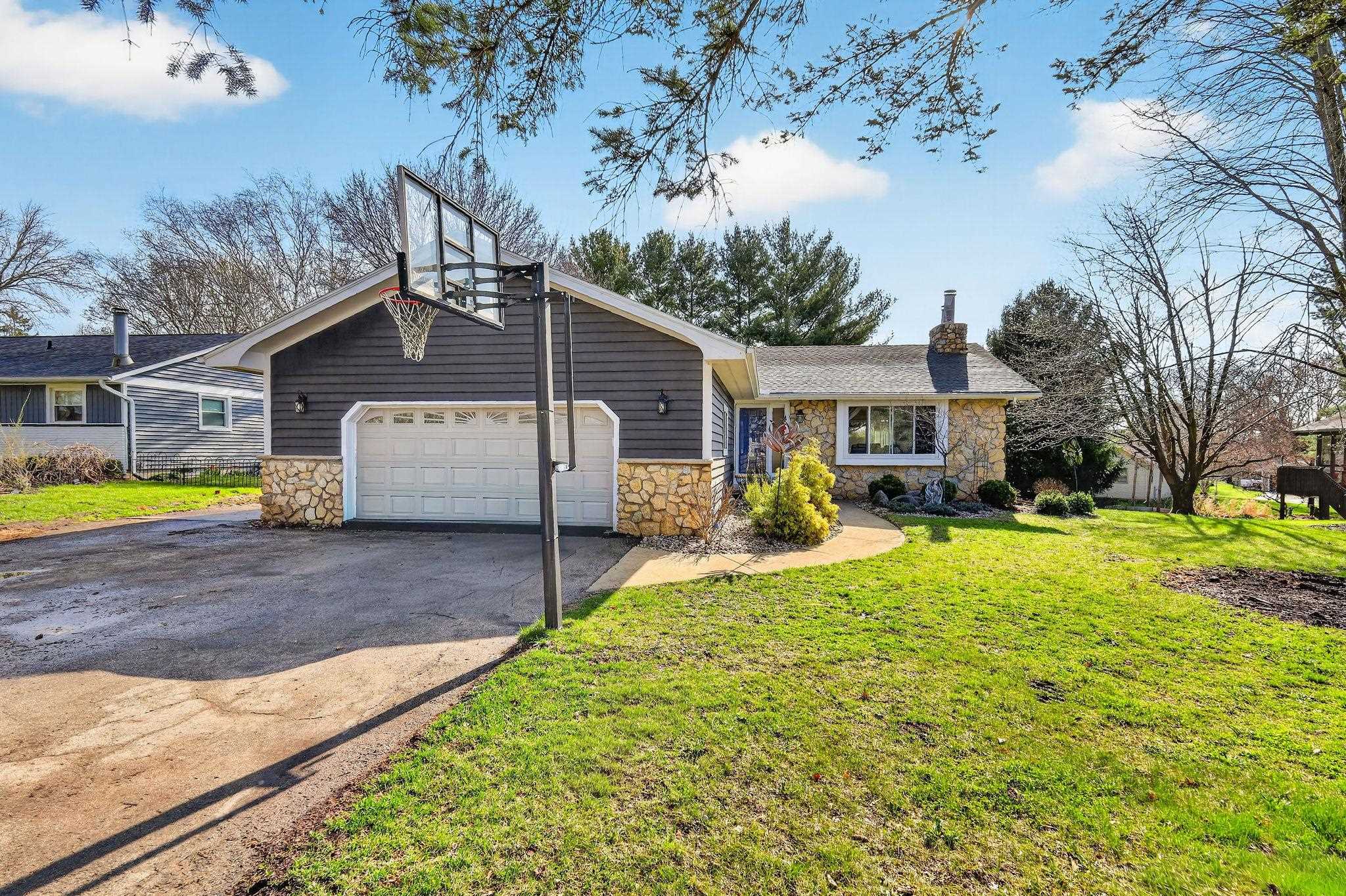 115 West Ridge Circle Cambridge, WI 53523 - Photo 1 of 1 Gallery Image 1