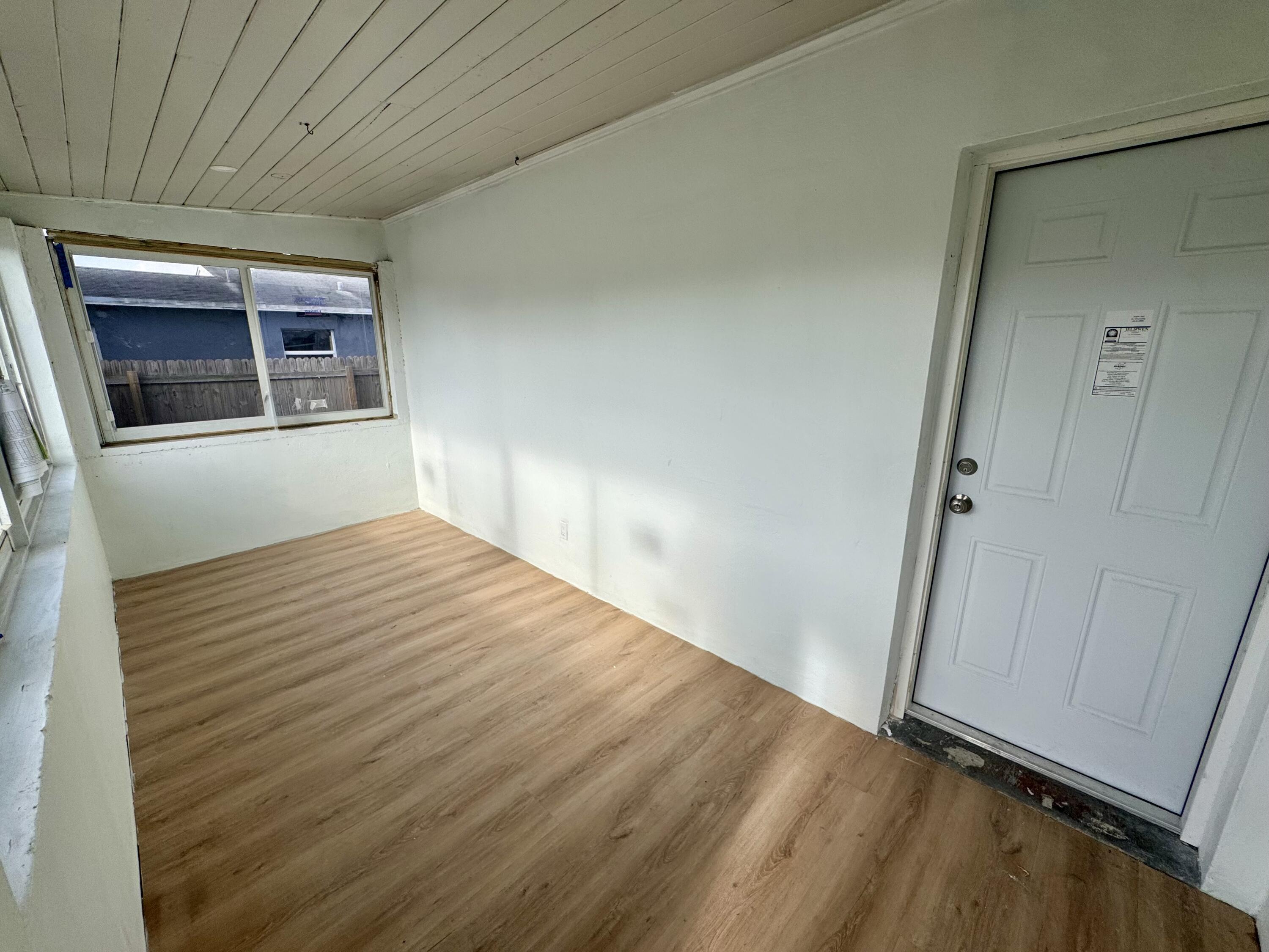 2513 Avenue East Riviera Beach, FL 33404 - Photo 2 of 11 IMG_8766