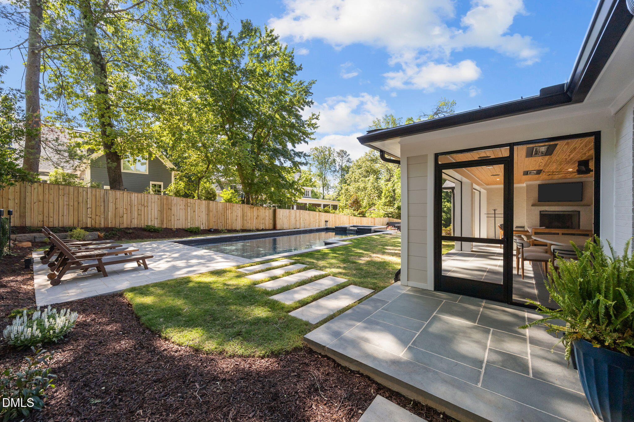 1538 Dellwood Drive Raleigh, NC 27607 - Photo 32 of 68 Gallery Image 32