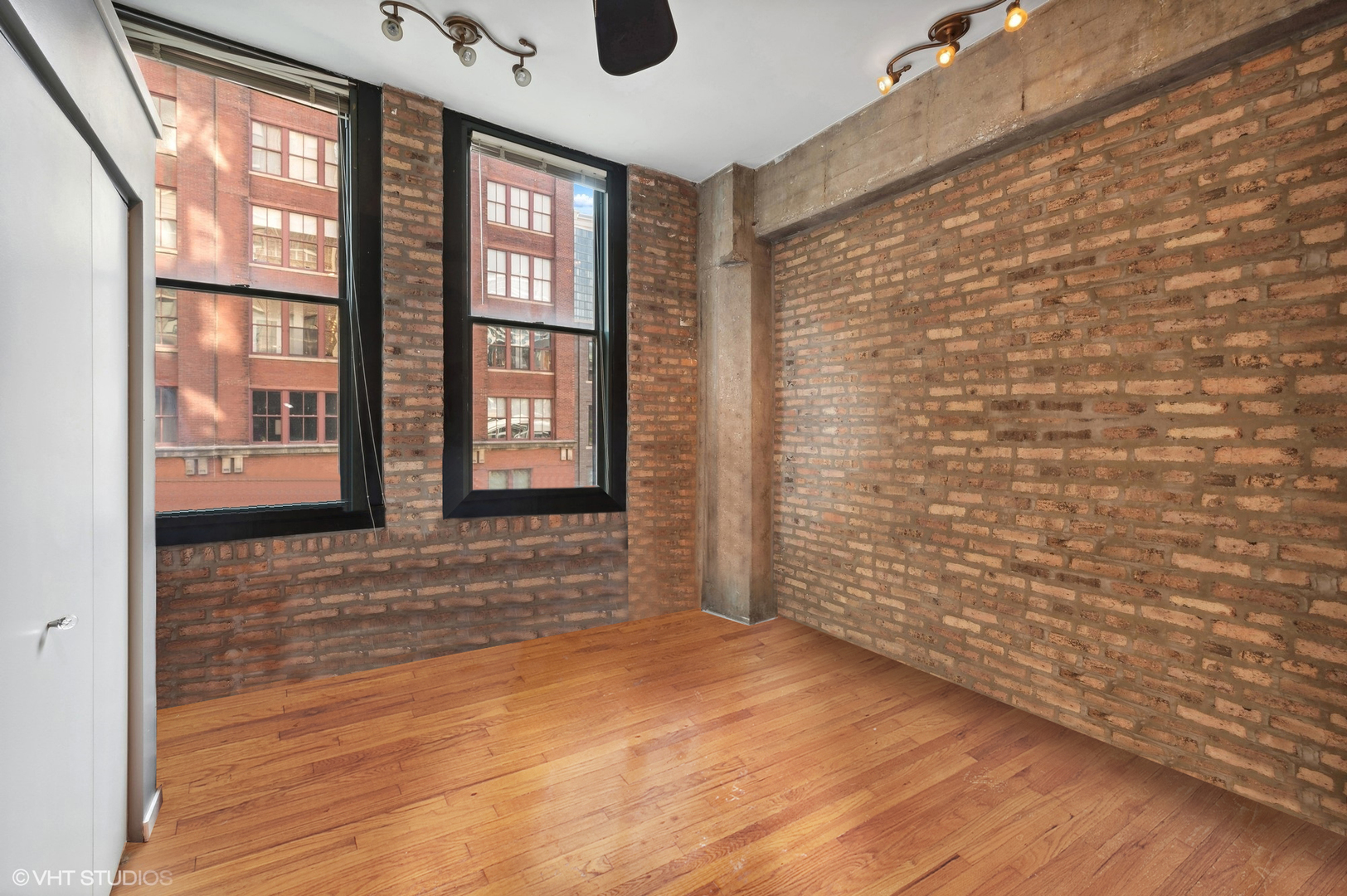 720 South Dearborn Street, Unit 305 Chicago, IL 60605 - Photo 12 of 20 a view of an entryway with wooden floor