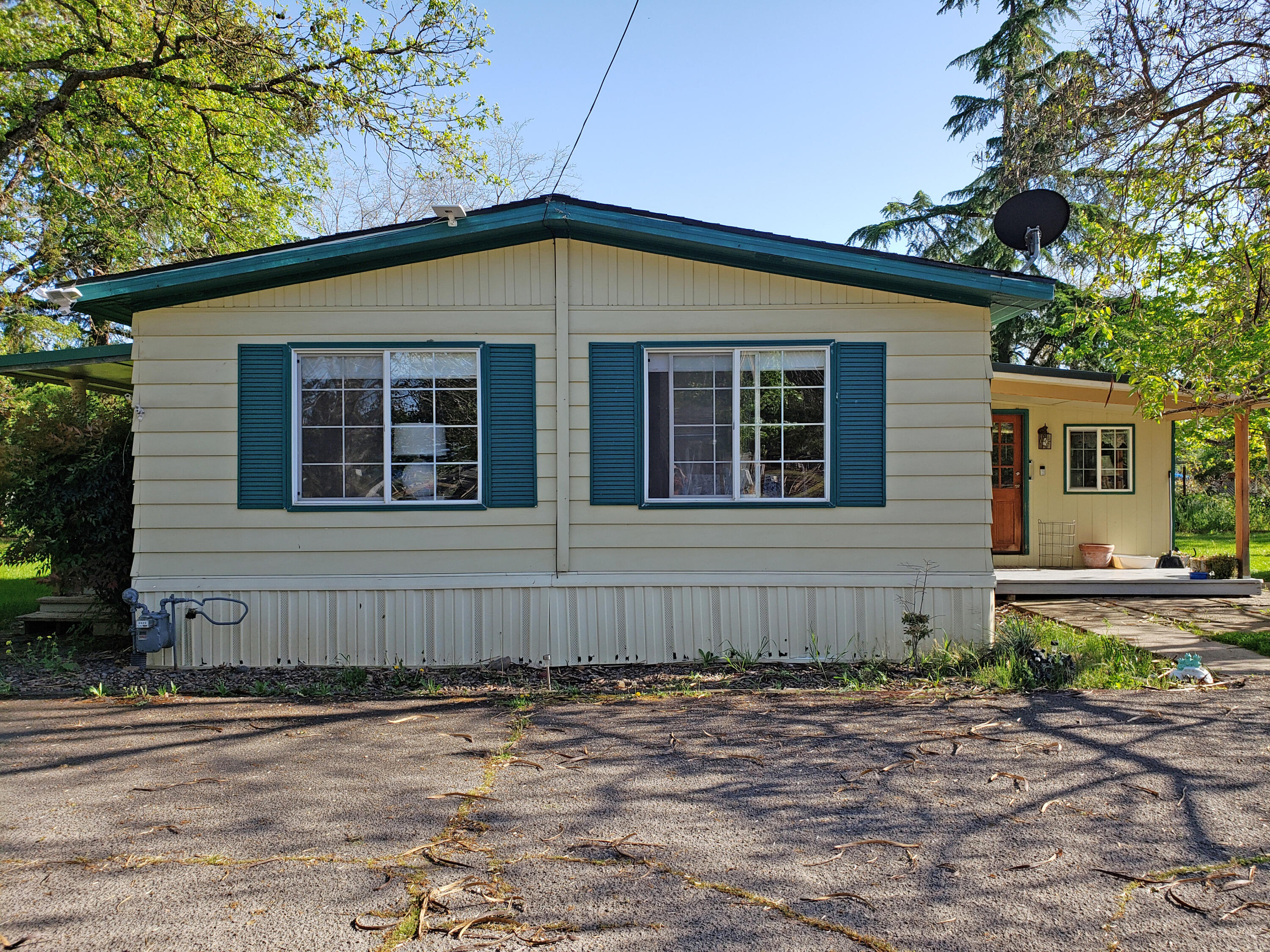 6363 Harold Road Central Point, OR 97502 - Photo 25 of 37 20260424_171137