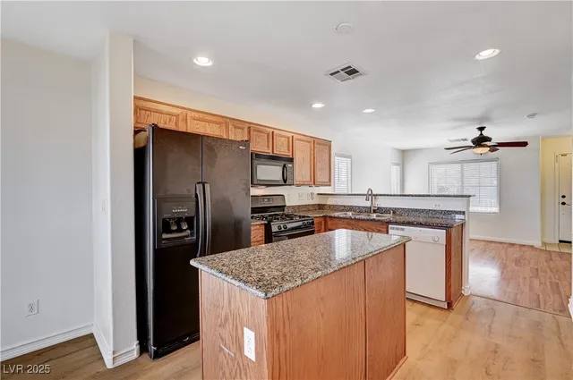 $1,895 | 9506 Diamond Bridge Avenue, Las Vegas, NV 89166