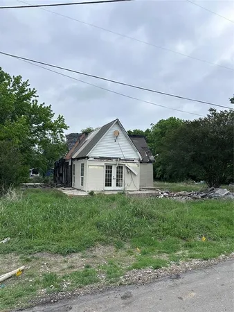 $145,000 | 402 East Locust Street, Whitewright, TX 75491