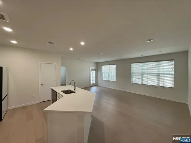 $3,400 | 243 Lorhan Drive, Unit 2243, Piscataway, NJ 08854