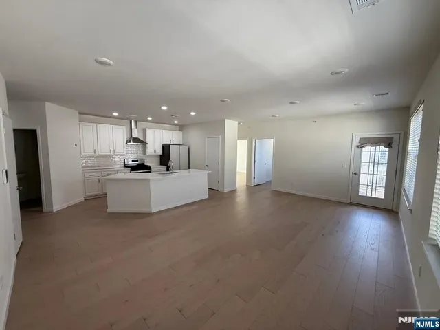 $3,400 | 243 Lorhan Drive, Unit 2243, Piscataway, NJ 08854