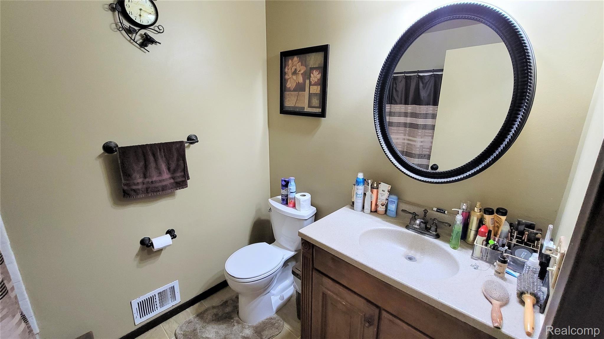 5474 Deland Road Flushing, MI 48433 - Photo 20 of 42 20210622_181541.jpg