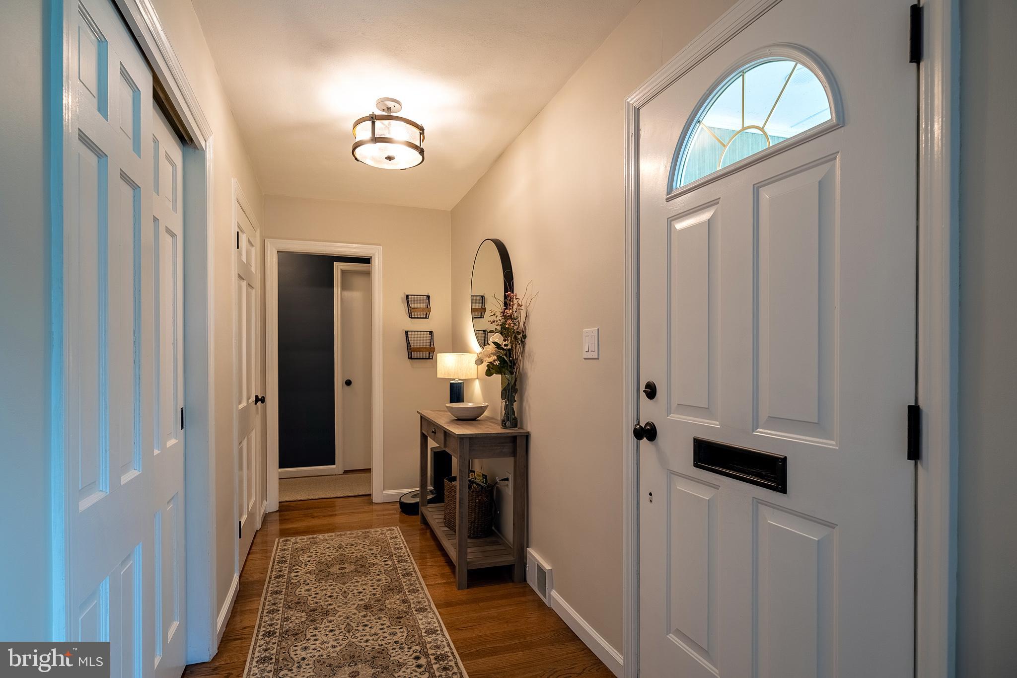 24 Farm Road Ewing, NJ 08638 - Photo 4 of 48