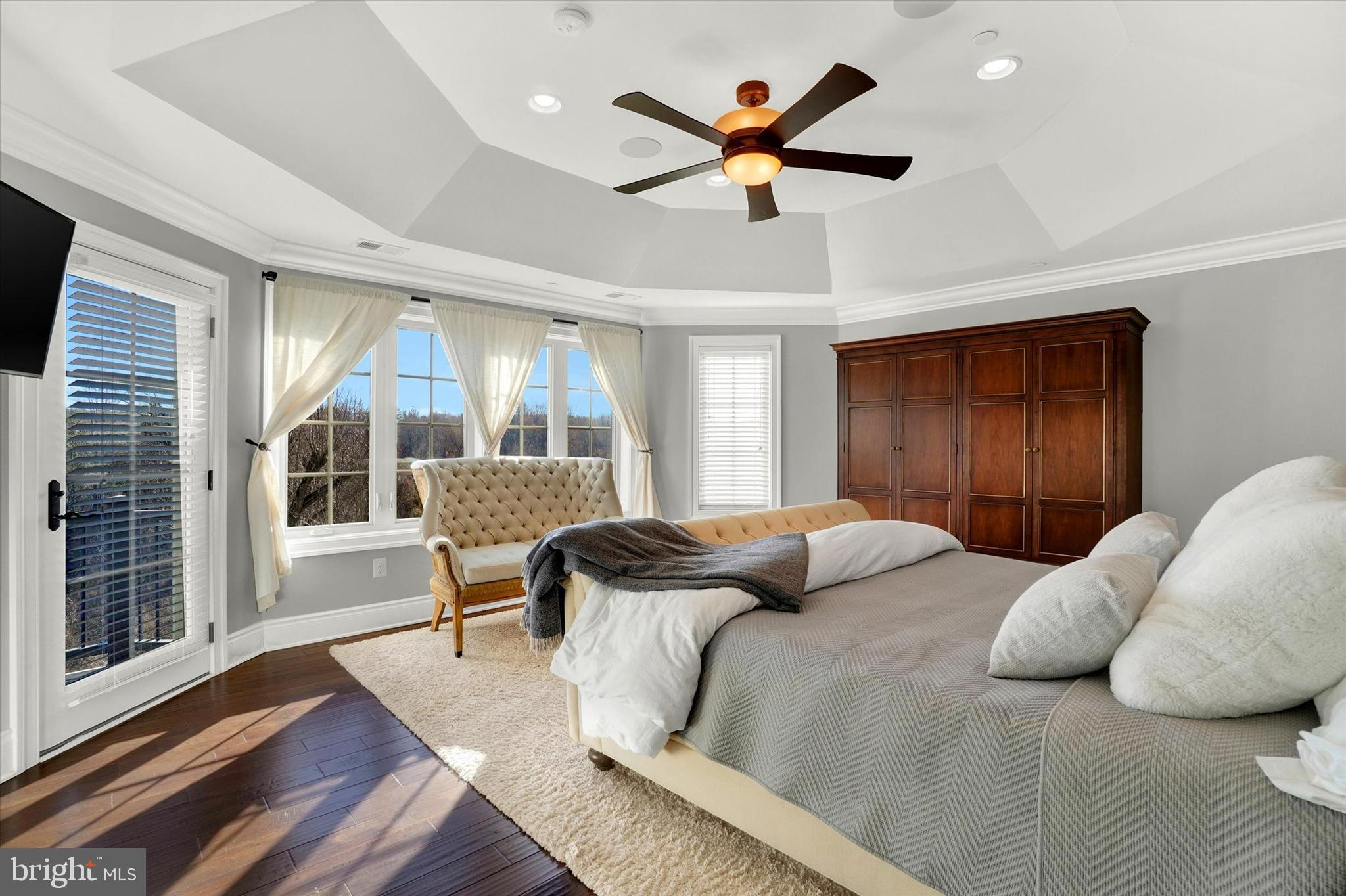 14507 Ventry Farm Court Sparks Glencoe, MD 21152 - Photo 30 of 87 a bedroom with a large bed and a large window