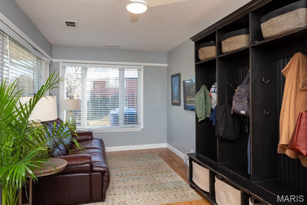 12415 Matthews Lane St. Louis, MO 63127 - Photo 11 of 22