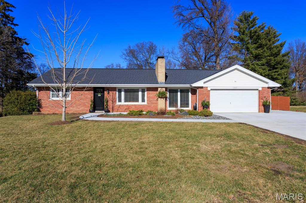 12415 Matthews Lane St. Louis, MO 63127 - Photo 2 of 22