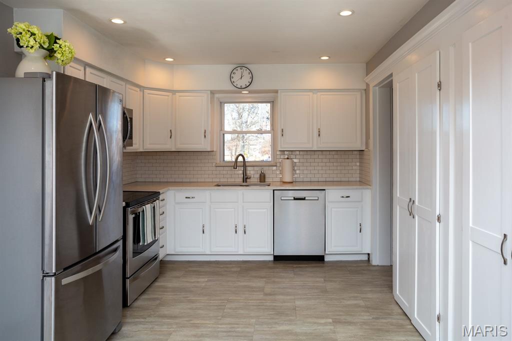 12415 Matthews Lane St. Louis, MO 63127 - Photo 6 of 22